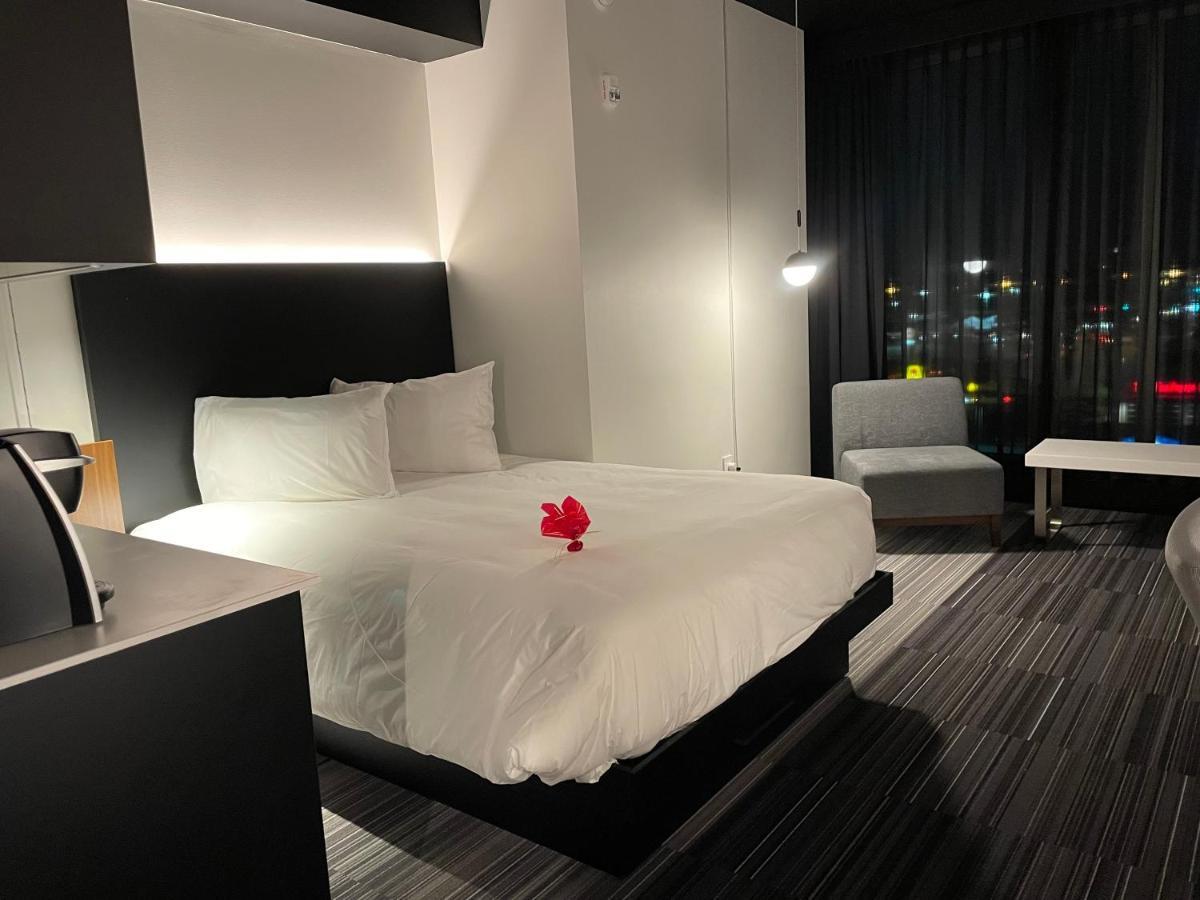 Grand Times Hotel Laval - Centropolis エクステリア 写真